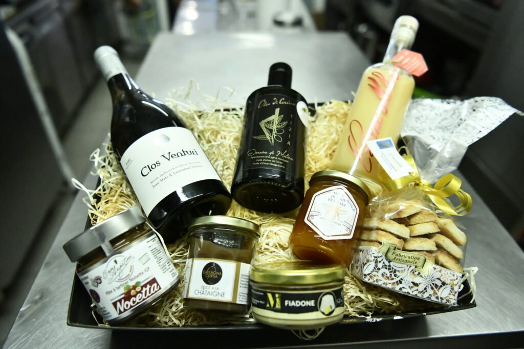 Panier garni local à prix spécial / Local gift basket at a special price